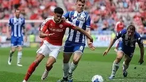 “赞助商临时团队遥控车失控，姆总现场协助引导移车解决”